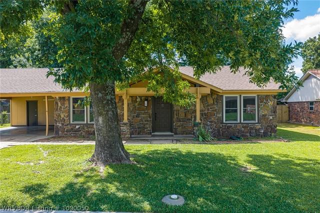 8612 Harvard Dr, Fort Smith, AR 72908