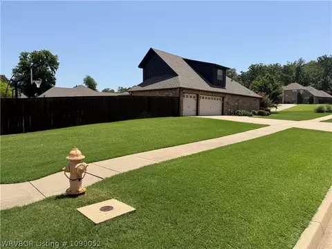 Exterior - 8501 Reata St, Fort Smith, AR 72916 photo 5 of 11