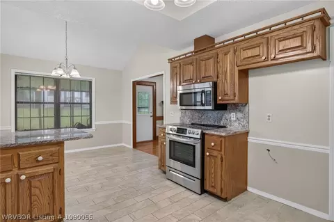 Kitchen - 3004 S 99th St, Fort Smith, AR 72903 photo 4 of 4