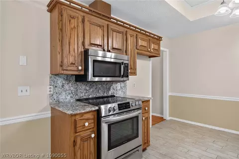 Kitchen - 3004 S 99th St, Fort Smith, AR 72903 photo 2 of 4