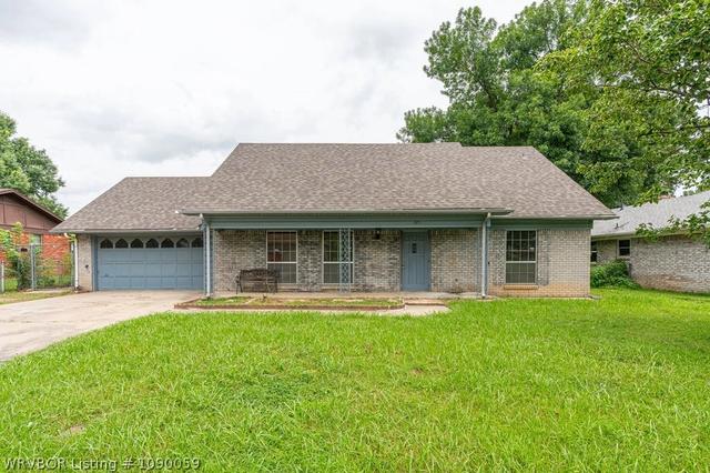 4211 Royal Oak Dr, Fort Smith, AR 72904