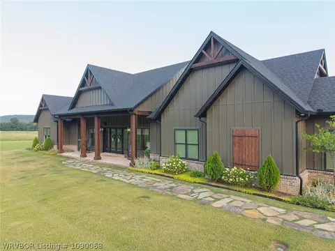 Exterior - 8300 Bear Hollow Rd, Fort Smith, AR 72916 photo 4 of 17