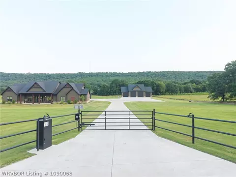 Exterior - 8300 Bear Hollow Rd, Fort Smith, AR 72916 photo 9 of 17