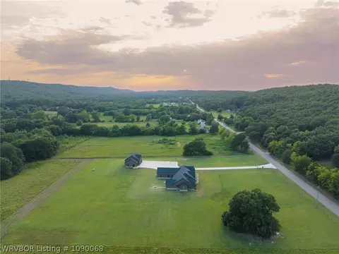 View/Area - 8300 Bear Hollow Rd, Fort Smith, AR 72916 photo 2 of 3