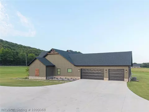 Exterior - 8300 Bear Hollow Rd, Fort Smith, AR 72916 photo 6 of 17
