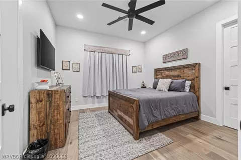 Bedroom - 8300 Bear Hollow Rd, Fort Smith, AR 72916 photo 5 of 9
