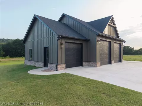 Exterior - 8300 Bear Hollow Rd, Fort Smith, AR 72916 photo 14 of 17