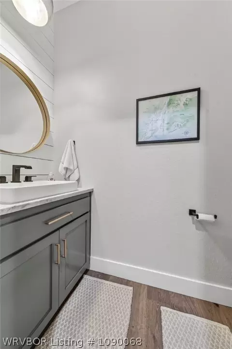 Bath - 8300 Bear Hollow Rd, Fort Smith, AR 72916 photo 1 of 12