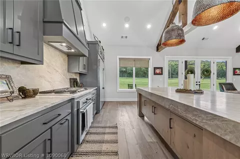 Kitchen - 8300 Bear Hollow Rd, Fort Smith, AR 72916 photo 5 of 7