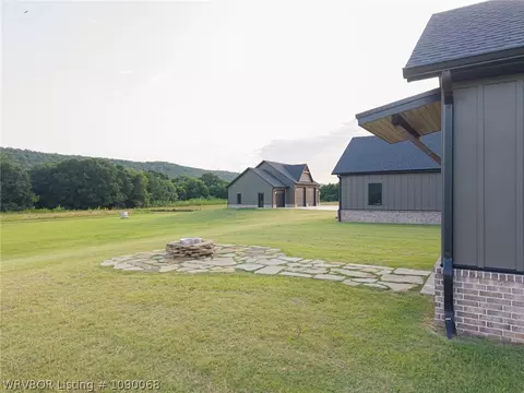 Exterior - 8300 Bear Hollow Rd, Fort Smith, AR 72916 photo 12 of 17