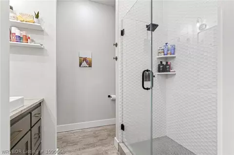 Bath - 8300 Bear Hollow Rd, Fort Smith, AR 72916 photo 10 of 12