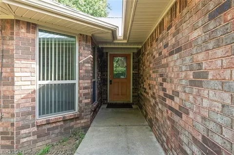 Entry Way - 1608 Cole Ter, Lavaca, AR 72941 photo 1 of 3