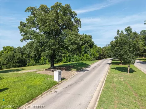 9501 Jenny Lind Rd, Fort Smith, AR 72908 photo 4