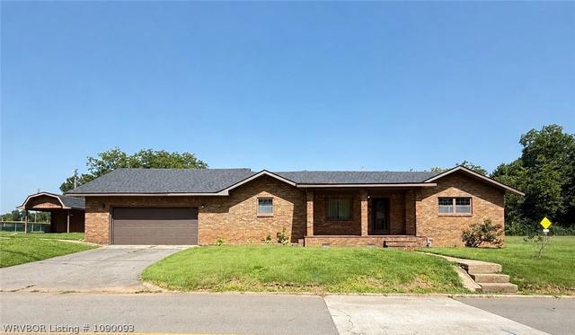 203 N 10th St, Paris, AR 72855