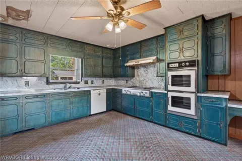 Kitchen - 203 N 10th St, Paris, AR 72855 photo 1 of 3