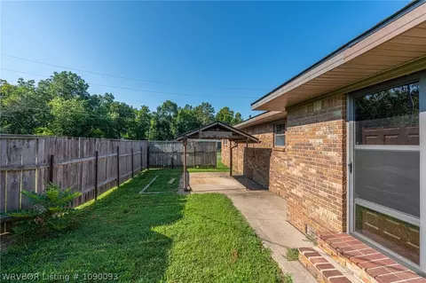 Exterior - 203 N 10th St, Paris, AR 72855 photo 3 of 4