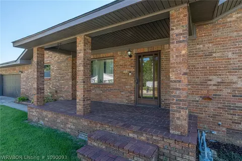 Exterior - 203 N 10th St, Paris, AR 72855 photo 3 of 10