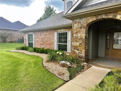 Exterior - 6901 Southfield Dr, Fort Smith, AR 72916 photo 3 of 19