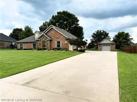 Exterior - 6901 Southfield Dr, Fort Smith, AR 72916 photo 5 of 19