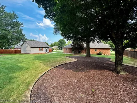Exterior - 6901 Southfield Dr, Fort Smith, AR 72916 photo 11 of 19