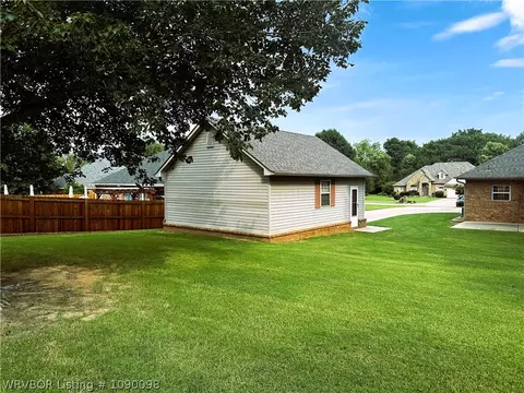Exterior - 6901 Southfield Dr, Fort Smith, AR 72916 photo 12 of 19