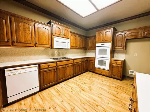 Kitchen - 6901 Southfield Dr, Fort Smith, AR 72916 photo 2 of 2