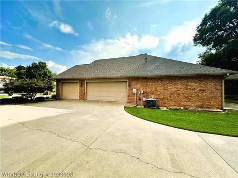 Exterior - 6901 Southfield Dr, Fort Smith, AR 72916 photo 17 of 19