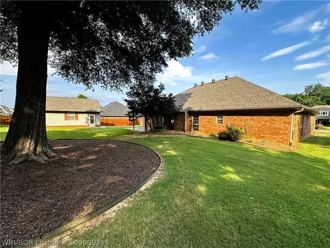 Exterior - 6901 Southfield Dr, Fort Smith, AR 72916 photo 9 of 19