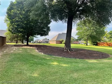 Exterior - 6901 Southfield Dr, Fort Smith, AR 72916 photo 15 of 19