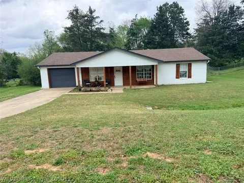 1035 Gum St, Russellville, AR 72802