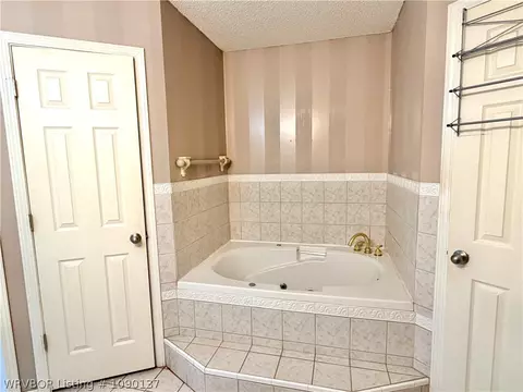 Bath - 900 Gregory Ave, Pocola, OK 74902 photo 5 of 7