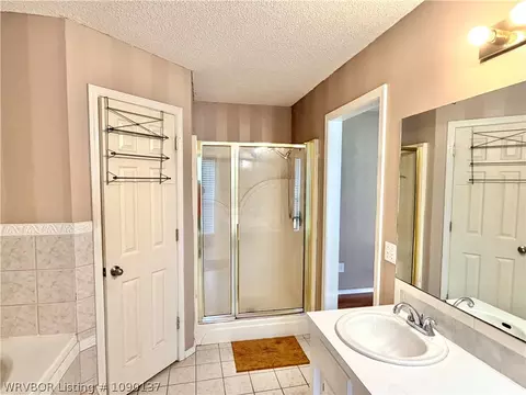 Bath - 900 Gregory Ave, Pocola, OK 74902 photo 4 of 7
