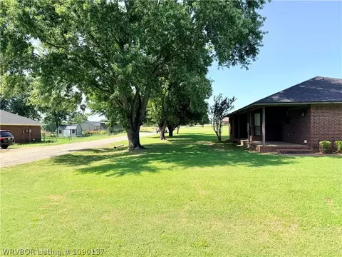 Exterior - 900 Gregory Ave, Pocola, OK 74902 photo 3 of 12