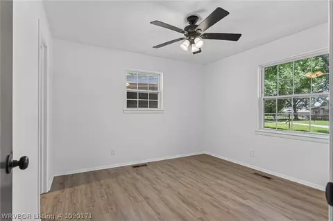 Bedroom - 6 Raleigh Cir, Fort Smith, AR 72901 photo 1 of 4