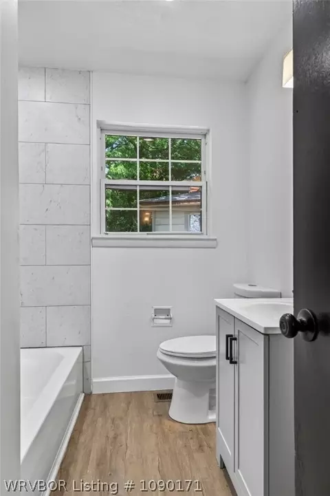 Bath - 6 Raleigh Cir, Fort Smith, AR 72901 photo 4 of 10