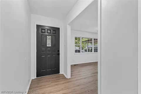 Entry Way - 6 Raleigh Cir, Fort Smith, AR 72901 photo 1 of 3