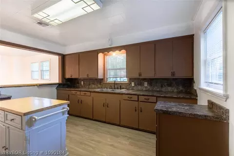 1901 S X, Fort Smith, AR 72901 photo 3
