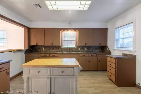 1901 S X, Fort Smith, AR 72901 photo 4