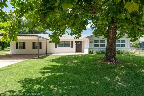 217 Baylor Cir, Fort Smith, AR 72908 photo 2