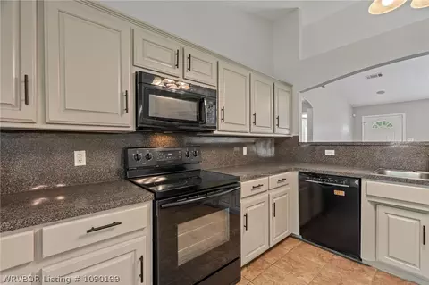 Kitchen - 8108 Avignon, Fort Smith, AR 72908 photo 3 of 4