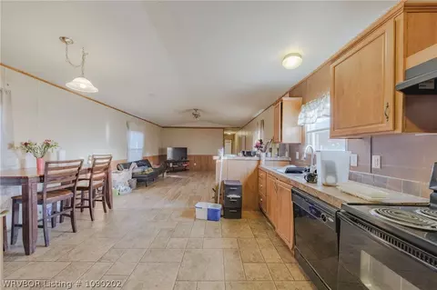 Entry Way - 466710 E 1070 Rd, Sallisaw, OK 74955 photo 2 of 2