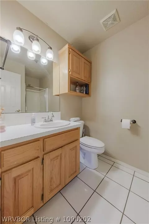 Bath - 466710 E 1070 Rd, Sallisaw, OK 74955 photo 1 of 9