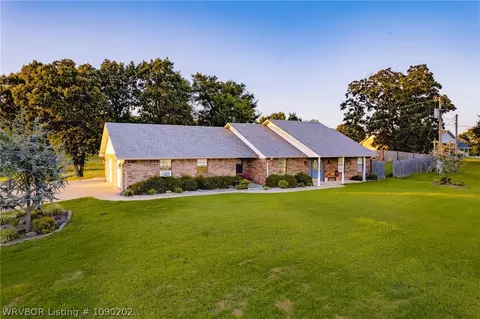 Exterior - 466710 E 1070 Rd, Sallisaw, OK 74955 photo 5 of 8