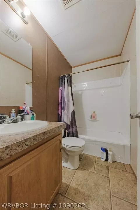 Bath - 466710 E 1070 Rd, Sallisaw, OK 74955 photo 9 of 9