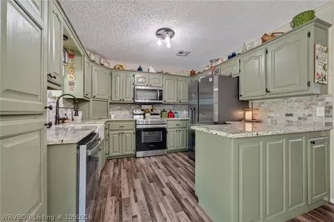 Kitchen - 473101 E 1127 Rd, Muldrow, OK 74948 photo 1 of 2