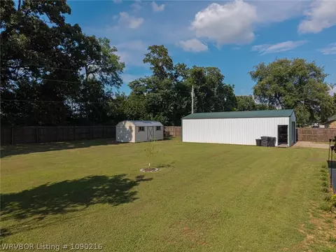 Exterior - 473101 E 1127 Rd, Muldrow, OK 74948 photo 5 of 8
