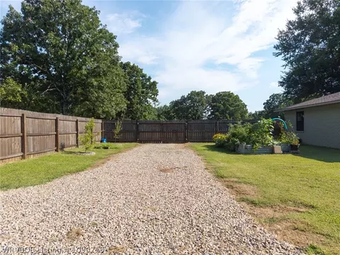 Exterior - 473101 E 1127 Rd, Muldrow, OK 74948 photo 7 of 8