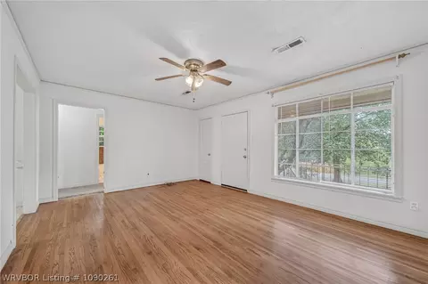 Living - 1621 Boston St, Fort Smith, AR 72901 photo 2 of 3