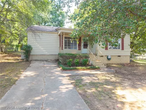 Exterior - 1621 Boston St, Fort Smith, AR 72901 photo 18 of 19