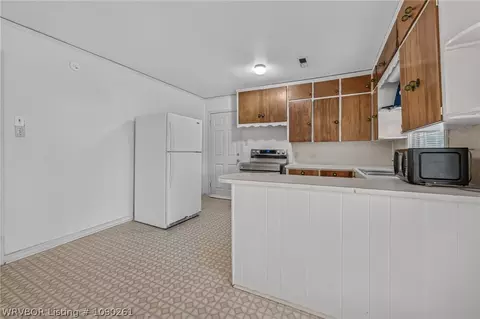 Kitchen - 1621 Boston St, Fort Smith, AR 72901 photo 1 of 3